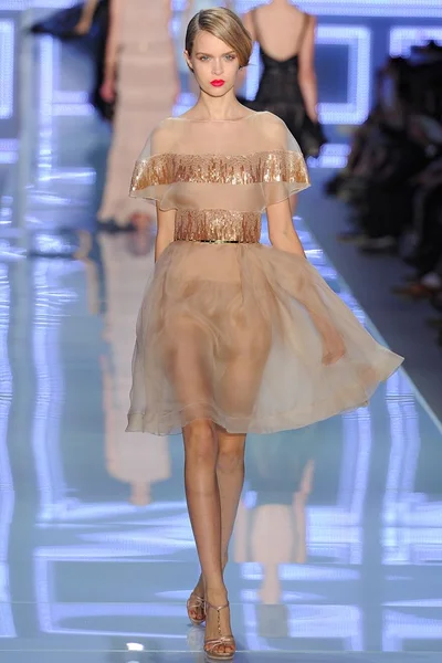 Look 32